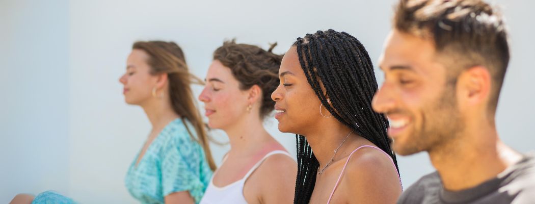 jeunes-qui-meditent-a-montpellier