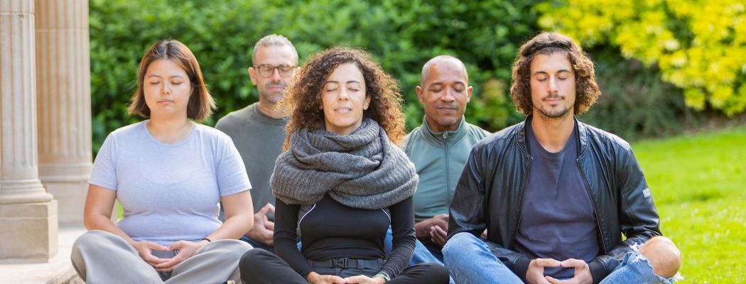 personnes-en-meditation-a-montpellier